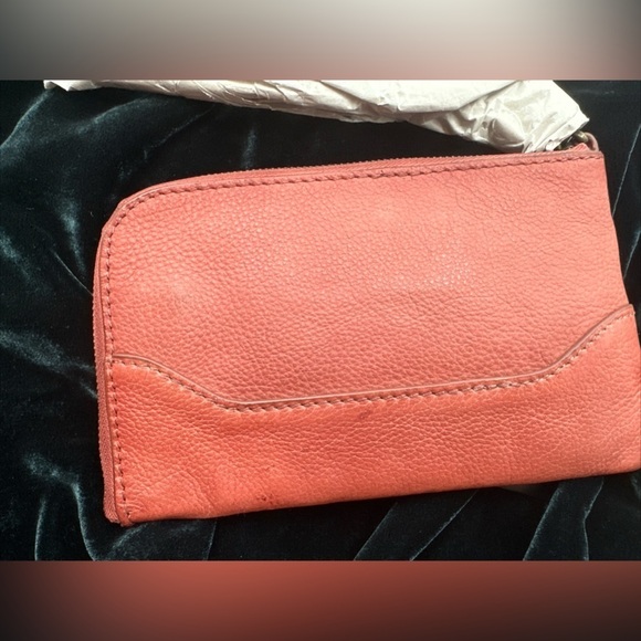 NEW NWT Pink Taupe Frye Shiloh Leather Wristlet purse $158 - Picture 4 of 4